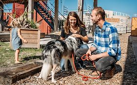 Basecamp Tiny House Eco-Resort Ijmuiden